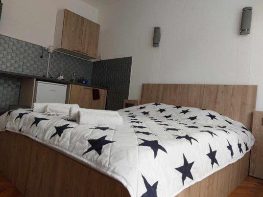 Vila Visni Lagadin Esterno foto
