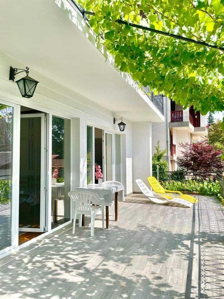 Vila Visni Lagadin Esterno foto